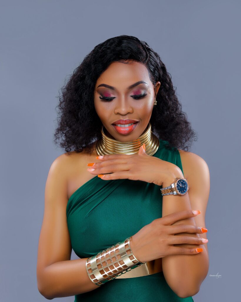 Editorial & fashion makeup by Flossy Tee Beauty